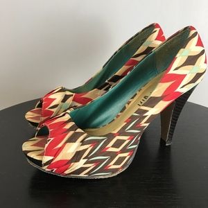 MADDEN GIRL Pin Up Pumps